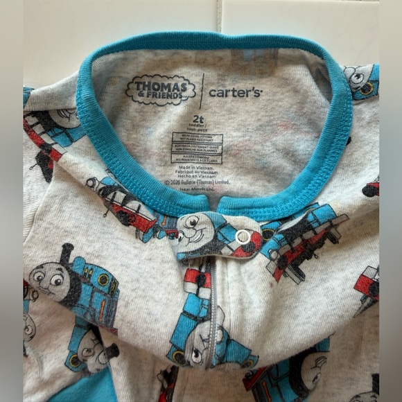 Thomas the Tank Engine Carters 2T One-Piece Footie & Thomas the Train Book Lot - Picture 2 of 6